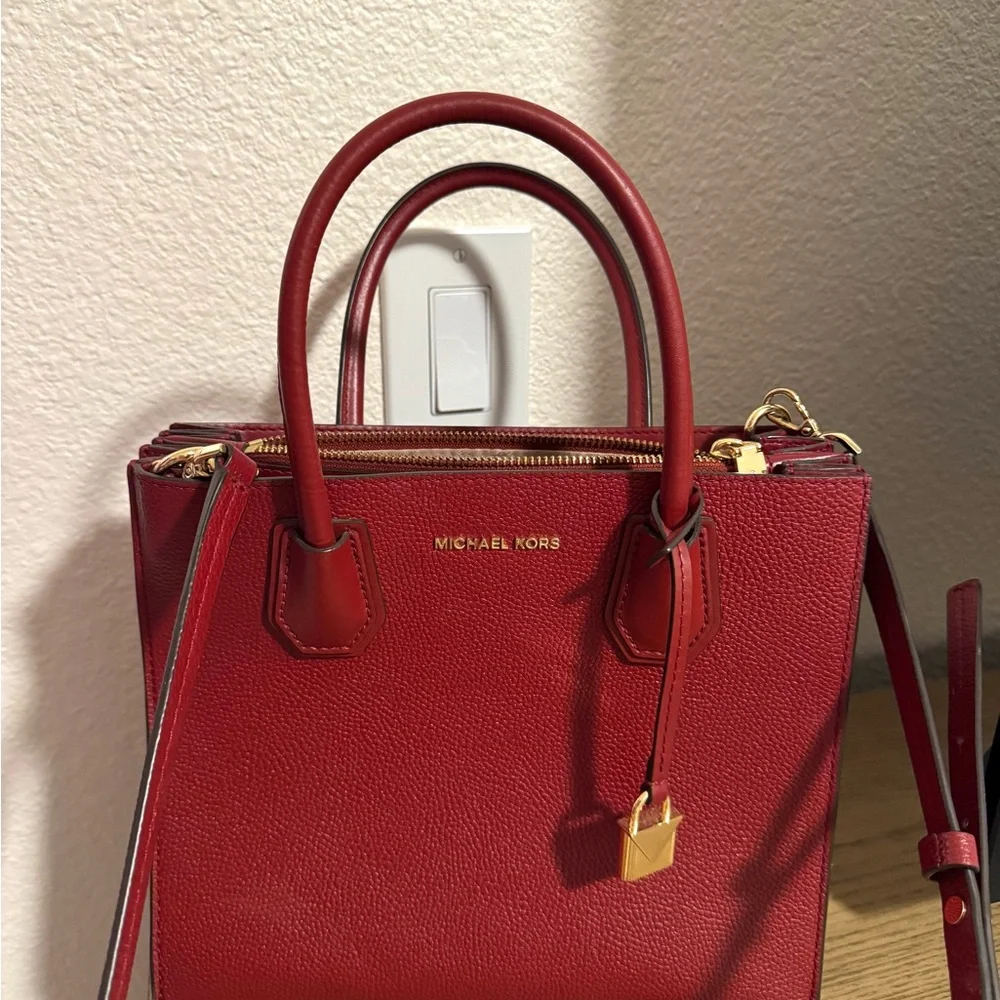 Michael Kors crossbody tote - Picture 1 of 8